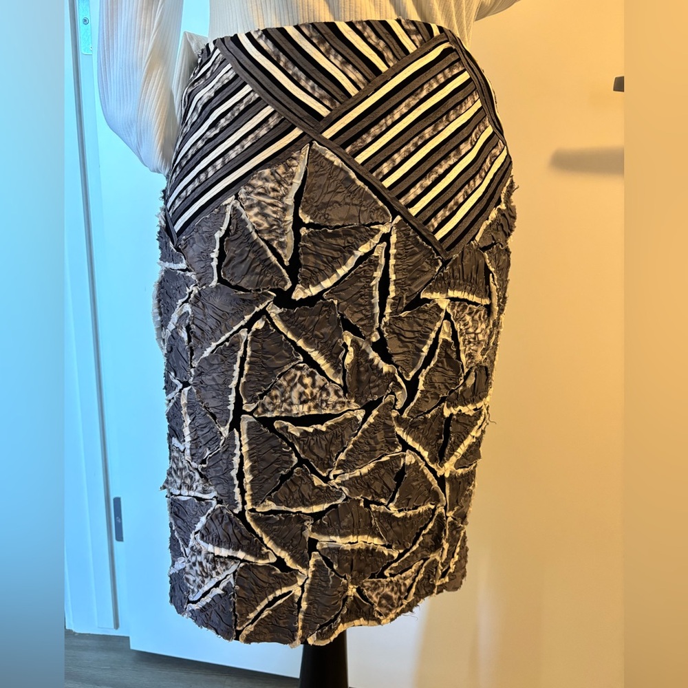 Chic Women's Black and White Patterned Pencil Skirt